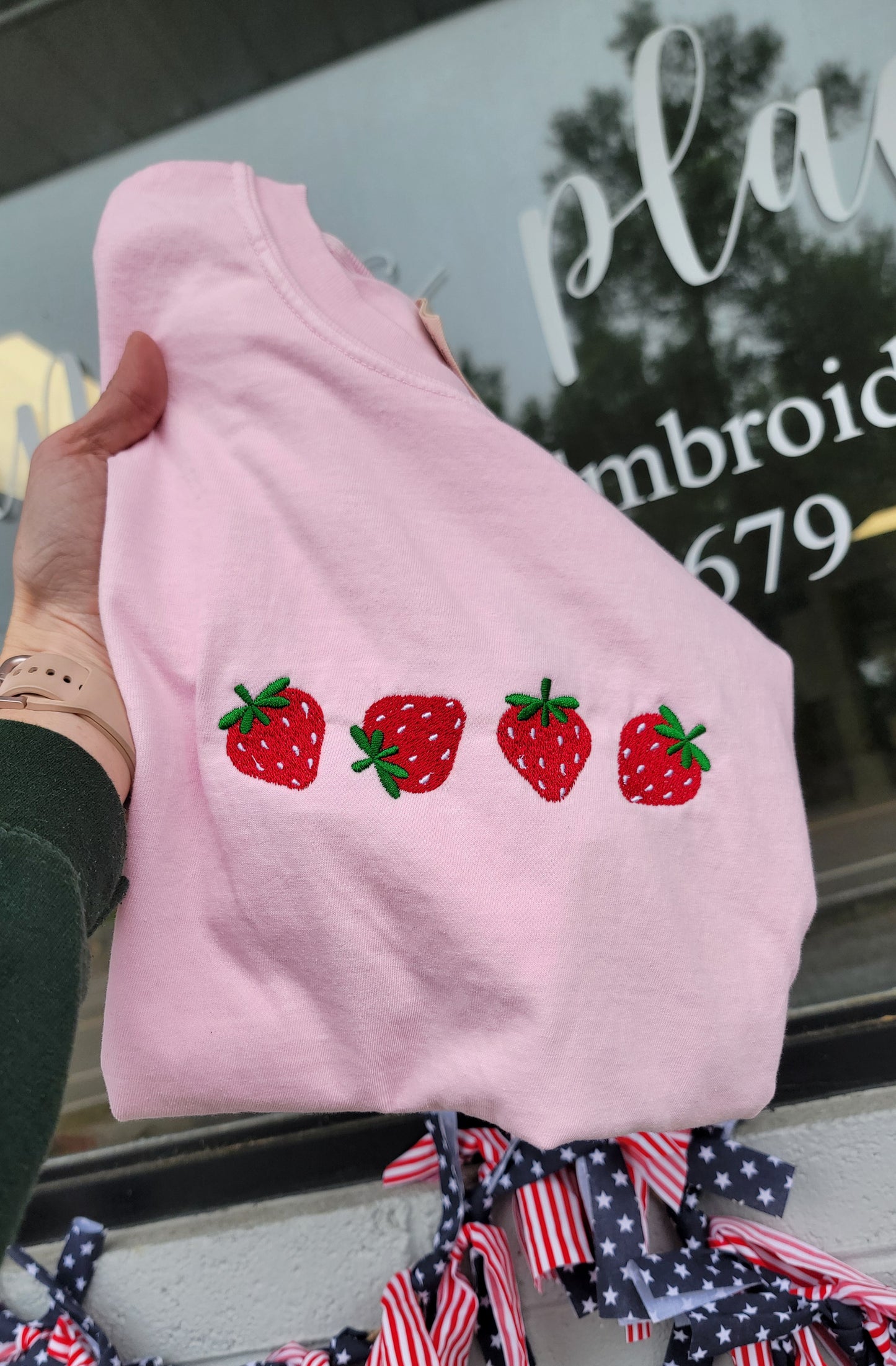Blossom Strawbeery Tee