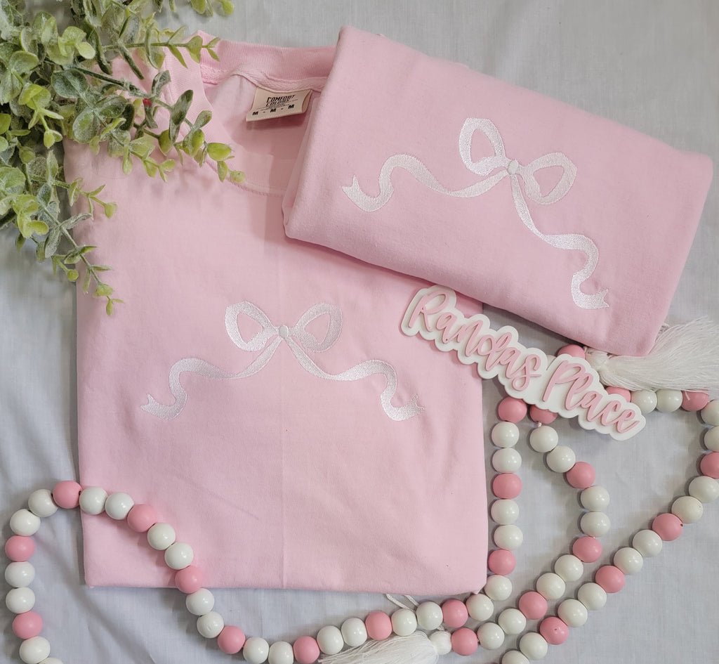 White Bow Trendy Comfort Colors Tee